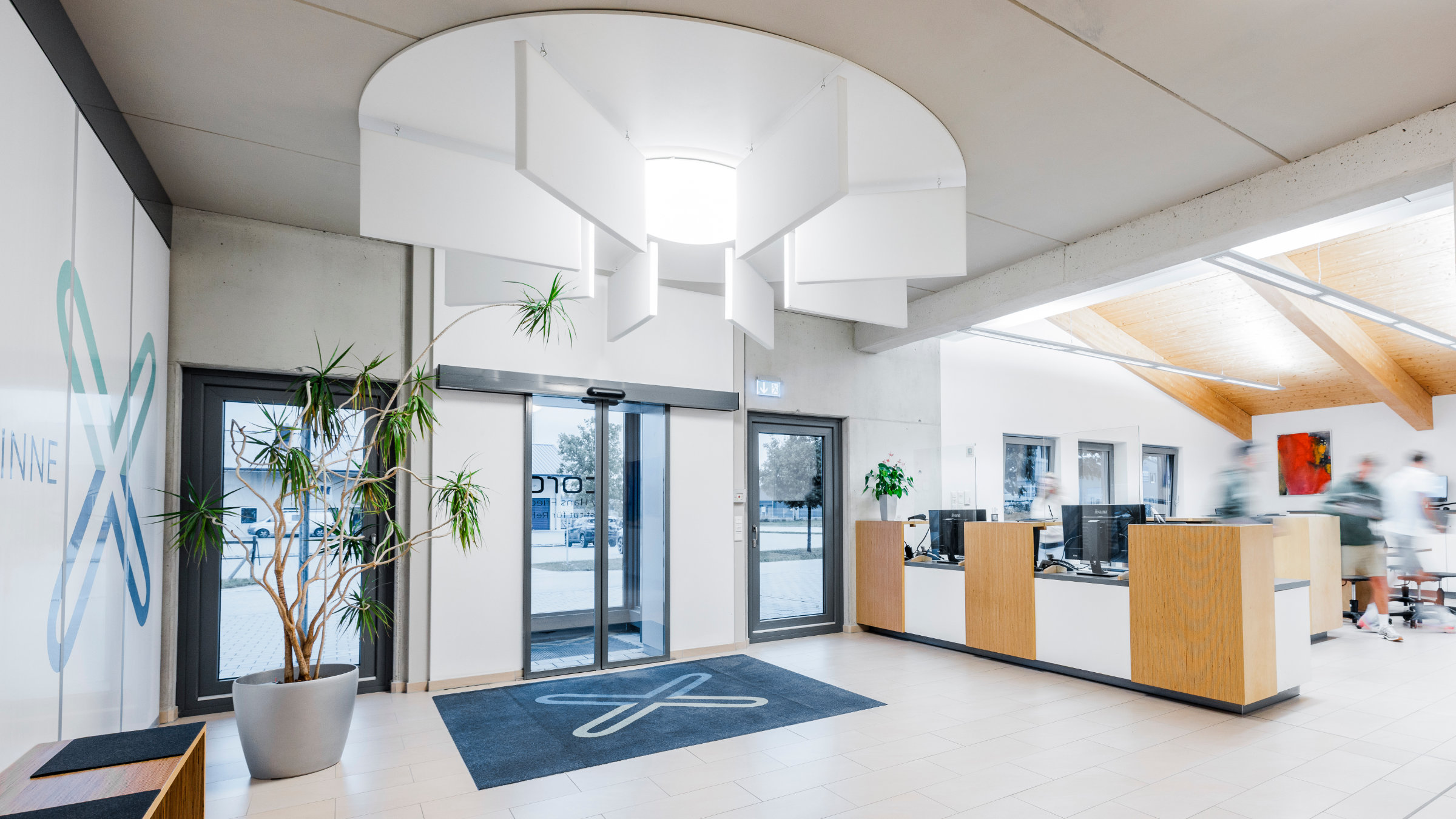 Management: Anreise und Unterkunft